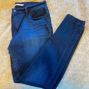 Levi 710 Super Skinny